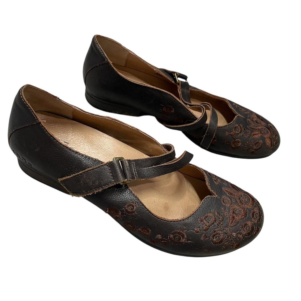 Taos Women’s Wish Leather Mary Jane Shoes Brown Floral Embossed, Size 9